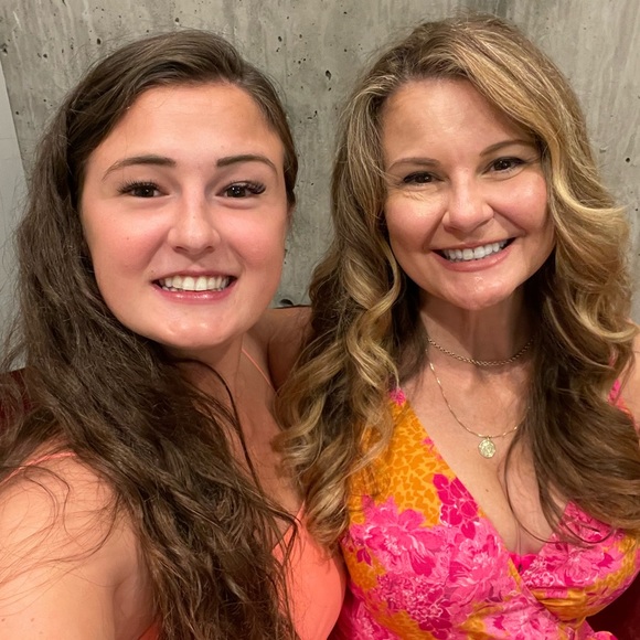 Meet your Posher, Sharmaine - Picture 2 of 2